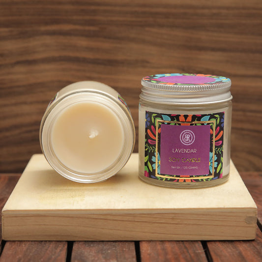 Lavendar soy candle by bodyrituals